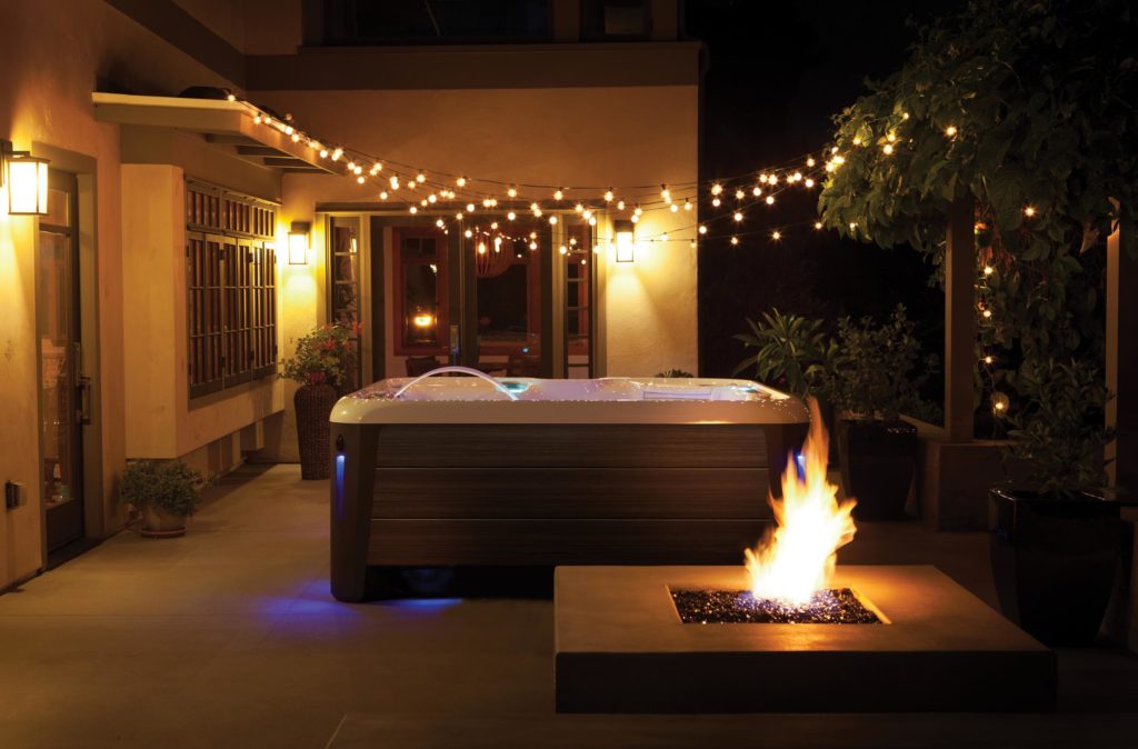 HotSpring-Highlife-2019-Aria-AlpineWhite-Walnut-Lifestyle-Spa Alone-Night-01 (Copy)